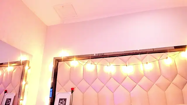 Snapshot of Scarletbigbug chatting on 02/25/26, 11:42 Scarletbigbug online show from 02/25/26, 11:42