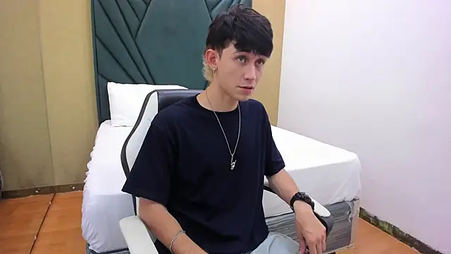 Michael blue online show from 10/25/25, 08:47