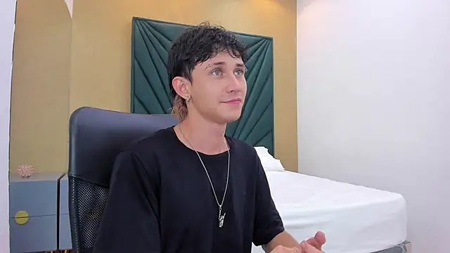 Michael blue online show from 12/19/25, 12:01