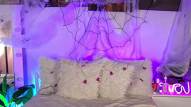 AlysonHuxley  online show from 10/30/25, 05:24