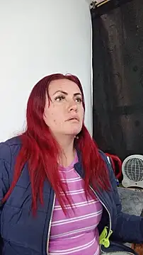 carolinhe  online show from 11/15/25, 06:26