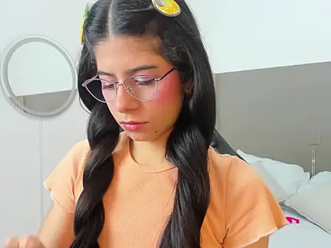 carlina 15 online show from 04/08/26, 12:27