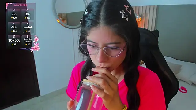Snapshot of carlina_15 chatting on 06/10/26, 12:37 carlina 15 online show from 06/10/26, 12:37