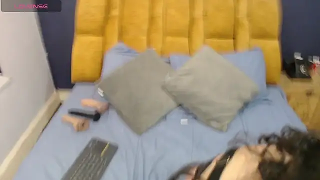 KendraaSimons online show from 04/09/26, 08:36