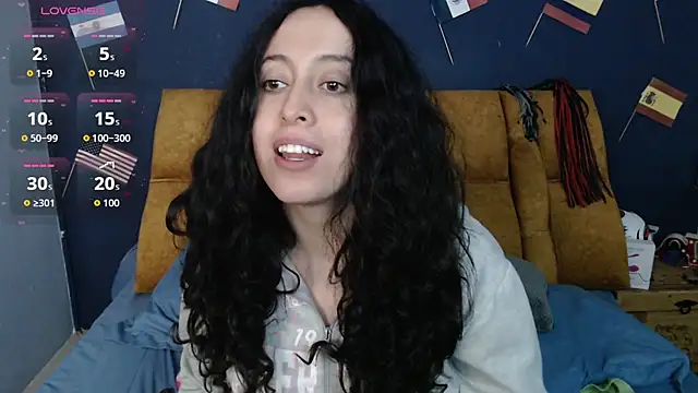 Snapshot of KendraaSimons chatting on 07/05/26, 04:19 KendraaSimons online show from 07/05/26, 04:19