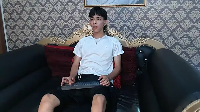 Sebas cat online show from 09/13/25, 07:57