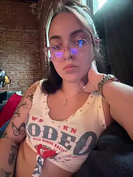 babykalirose online show from 06/17/26, 11:38