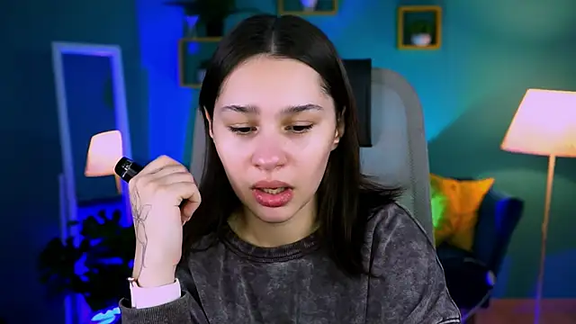 KimClarks  online show from 11/11/25, 01:11