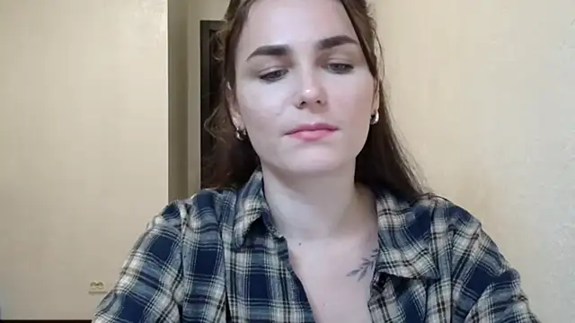 Snapshot of Silviaa_a chatting on 10/08/25, 06:38 Silviaa a online show from 10/08/25, 06:38