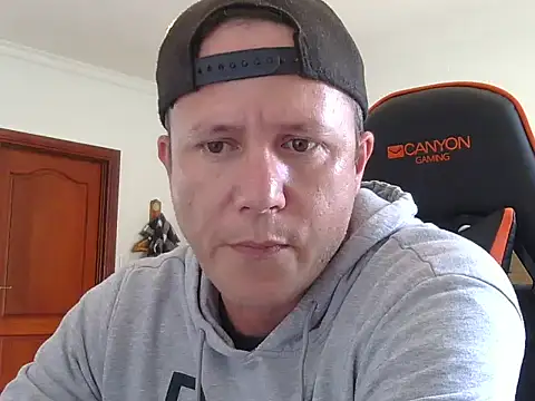 TroyDieselXXX online show from 12/18/25, 08:42