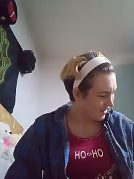 Snapshot of MoonIrene chatting on 10/27/25, 03:05 MoonIrene online show from 10/27/25, 03:05