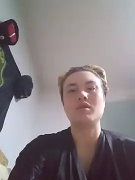 Snapshot of MoonIrene chatting on 10/30/25, 03:57 MoonIrene online show from 10/30/25, 03:57