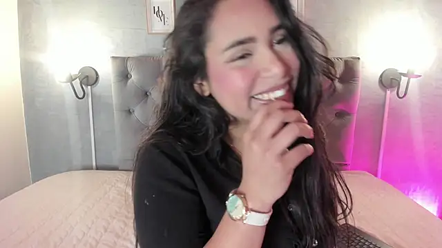 GiannaSlimJB online show from 09/26/25, 03:32