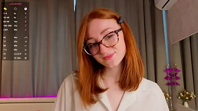VeronaHascall online show from 10/06/25, 04:21