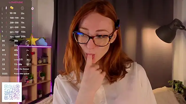 VeronaHascall online show from 10/19/25, 04:46