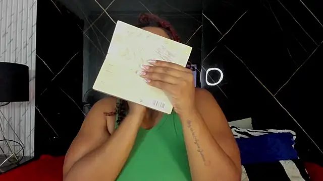 Alaia Gutierrez online show from 09/12/25, 08:20