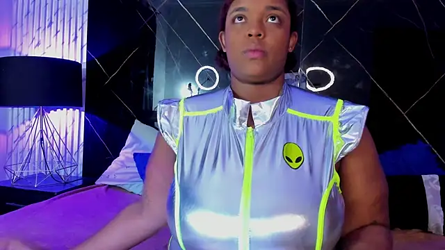 Alaia Gutierrez online show from 10/10/25, 08:41