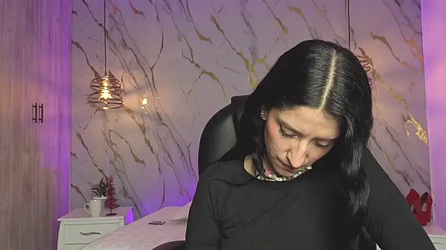 Scaarlettfox online show from 12/05/25, 02:03