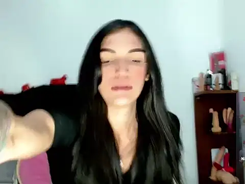 Snapshot of x_isabella_x chatting on 11/23/25, 09:03 x isabella x online show from 11/23/25, 09:03