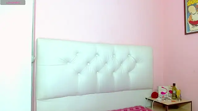 Snapshot of x_isabella_x chatting on 02/07/26, 07:39 x isabella x online show from 02/07/26, 07:39