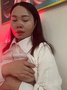 xlj4523 online show from 12/14/25, 02:44