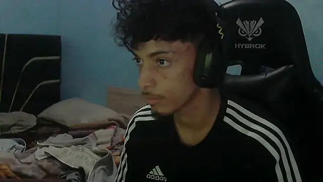 Snapshot of Dark_DesireX chatting on 05/17/26, 01:18 Dark DesireX online show from 05/17/26, 01:18
