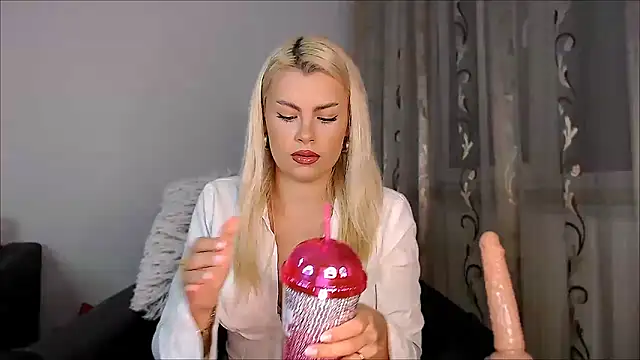 BonieBonita online show from 11/17/25, 01:11