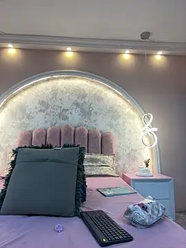 JasmineRhodes online show from 04/20/26, 12:08