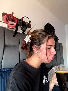 AllieYourGirl online show from 11/29/25, 02:31