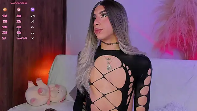 Snapshot of Samantha_Magic chatting on 09/16/25, 02:23 Samantha Magic online show from 09/16/25, 02:23