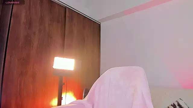 Snapshot of Samantha_Magic chatting on 10/03/25, 01:35 Samantha Magic online show from 10/03/25, 01:35