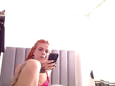 Snapshot of saara_johnson496 chatting on 06/10/26, 04:06 saara johnson496 online show from 06/10/26, 04:06