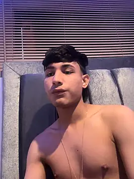 Snapshot of cody_fox10 chatting on 11/16/25, 06:35 cody fox10 online show from 11/16/25, 06:35