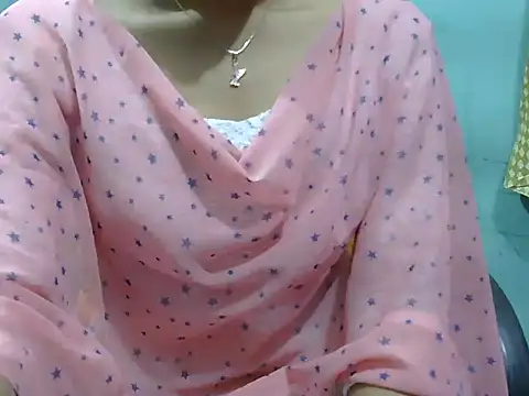 Snapshot of lovely_soniya chatting on 10/06/25, 05:27 lovely soniya online show from 10/06/25, 05:27