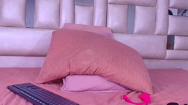 emmacurvy online show from 09/11/25, 03:06