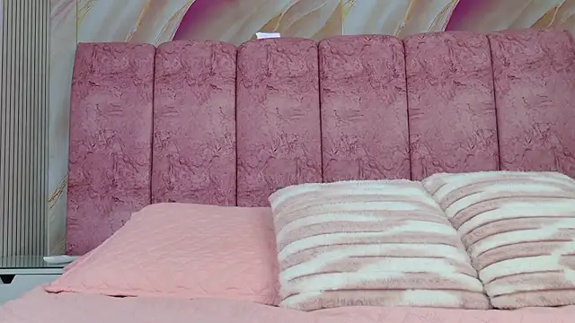 emmacurvy online show from 04/18/26, 03:10