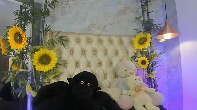 Snapshot of LittleeJaz chatting on 06/14/26, 03:41 LittleeJaz online show from 06/14/26, 03:41