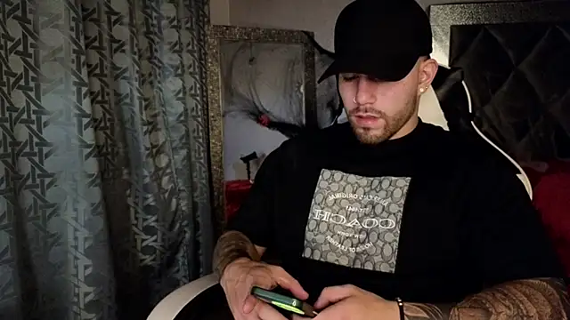 Ades Lowe online show from 10/12/25, 03:49