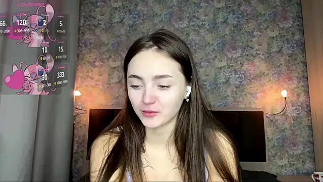 LoraDavi online show from 04/11/26, 07:56