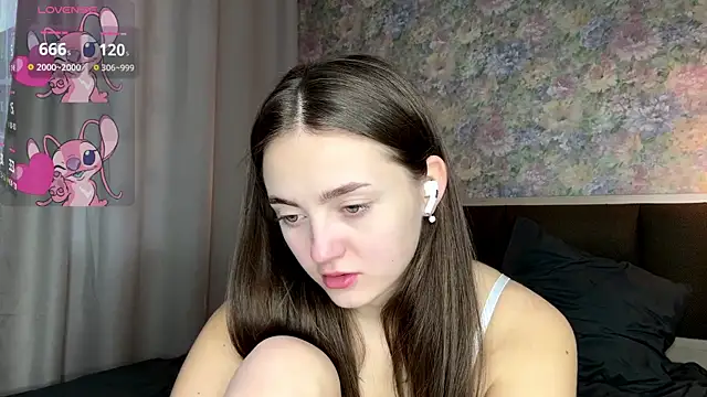 LoraDavi online show from 04/16/26, 08:15