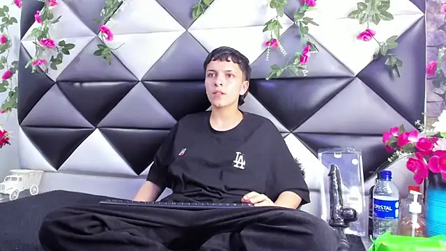 Snapshot of Megan_Thompson_ chatting on 10/31/25, 02:40 Megan Thompson  online show from 10/31/25, 02:40