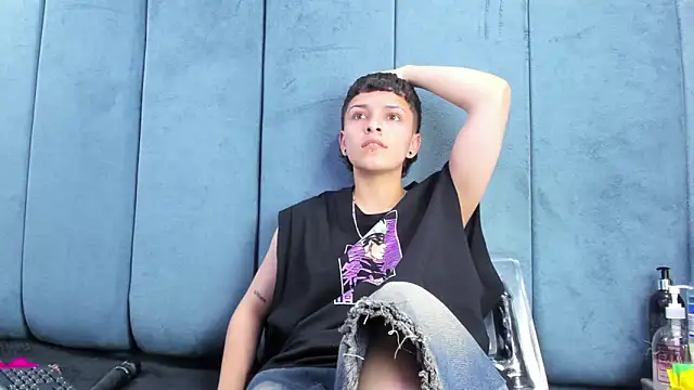 Megan Thompson  online show from 02/11/26, 02:16