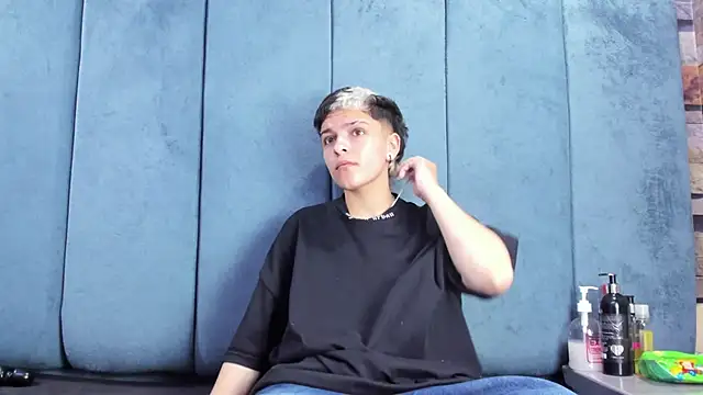 Megan Thompson  online show from 04/18/26, 02:15