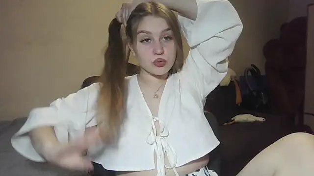 yourhoney Lola  online show from 10/25/25, 04:46