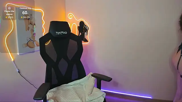 Snapshot of ShalinaMontana chatting on 10/18/25, 03:13 ShalinaMontana online show from 10/18/25, 03:13