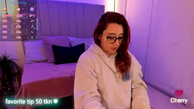 Snapshot of Cherry_blush_ chatting on 09/18/25, 07:49 Cherry blush  online show from 09/18/25, 07:49