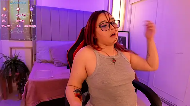 Snapshot of Cherry_blush_ chatting on 09/22/25, 07:38 Cherry blush  online show from 09/22/25, 07:38