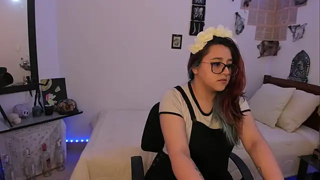 Snapshot of Cherry_blush_ chatting on 10/20/25, 09:37 Cherry blush  online show from 10/20/25, 09:37