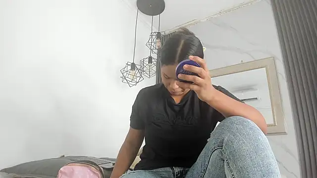 keyla mejia online show from 03/30/26, 12:06