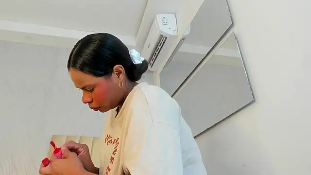 keyla mejia online show from 04/20/26, 12:19